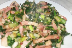 Sufleu de cartofi cu bacon si ceapa verde