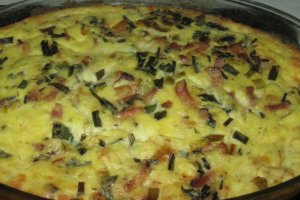 Sufleu de cartofi cu bacon si ceapa verde