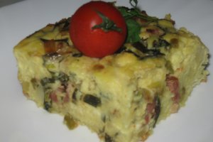 Sufleu de cartofi cu bacon si ceapa verde
