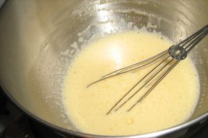 Pandispan cu frisca si fructe dupa Eric Lanlard