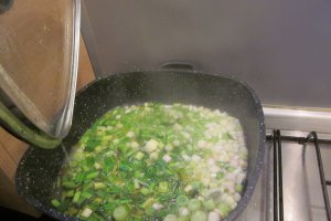 Fasole verde cu trei feluri de carne