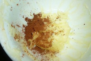 Cozonac cu umplutura mixta