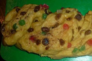 Cozonac cu umplutura mixta