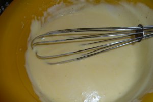 Rulada cu gem de visine si crema de vanilie