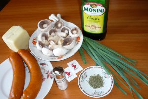 Carnati cu ciuperci si cascaval, la cuptor