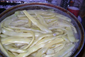 Fasole pastai cu carnati afumati