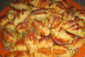 Cornulete pufoase ( aperitiv)
