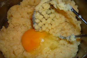 Choux a la creme cu capsuni
