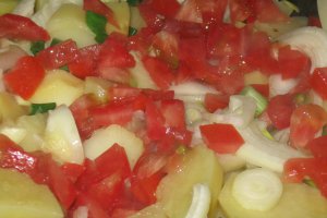 Pulpe de pui cu cartofi aromati