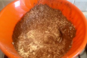 Tort fenomenal de moale cu ciocolata si crema cu fructe