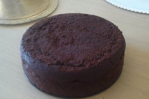 Tort fenomenal de moale cu ciocolata si crema cu fructe