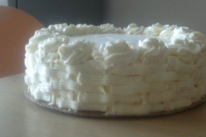 Tort fenomenal de moale cu ciocolata si crema cu fructe