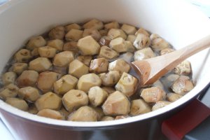 Dulceata de nuci verzi