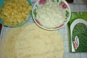 Wrap (lipie mexicana) cu spanac si cartofi