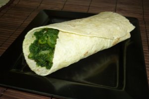 Wrap (lipie mexicana) cu spanac si cartofi