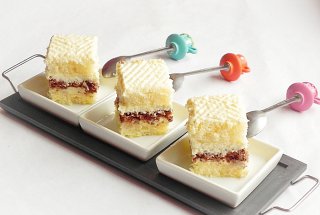 Prajitura cu nuca si crema de lamaie