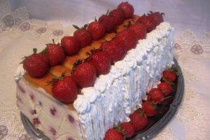 Desert tort cu capsuni
