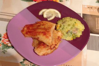 File de pangasius in sos de unt si curcuma