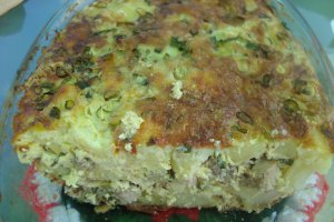 Cartofi gratinati cu pulpa de porc la cuptor