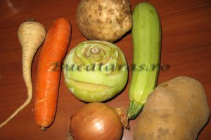 Ciorba taraneasca de gaina