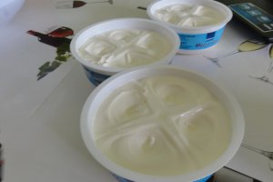 Crema cu mascarpone , capsuni si amarettini