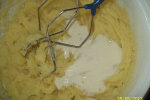 Piure de cartofi cu cotlet de porc