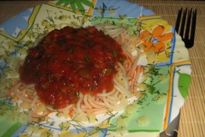 Spaghete cu sos de rosii