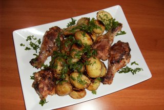 Pui grecesc cu lamaie, oregano si usturoi