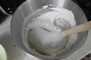 Batoane cu dulceata si bezea