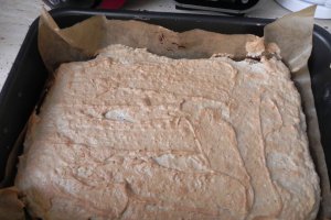 Batoane cu dulceata si bezea