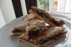 Batoane cu dulceata si bezea