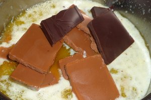 Cheesecake spiralat cu ciocolata