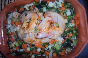 Pui cu legume in vas roman