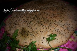 Lipie neagra cu verdeturi uscate