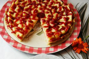 Tarta cu ananas si jeleu de zmeura