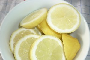 Sirop concentrat din flori de soc si lamaie