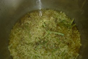 Sirop concentrat din flori de soc si lamaie