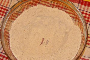 Paine neagra cu seminte
