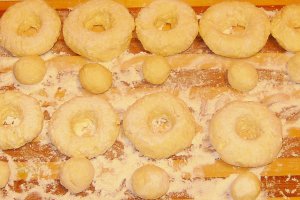 Reteta de preparare a papanasilor cu branza dulce-prajiti