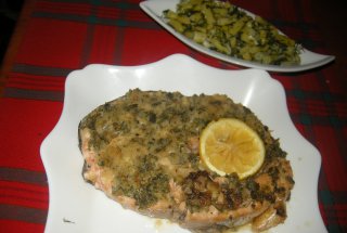 Medalion de somon in crusta de ierburi
