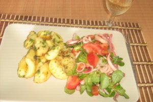 Salata cu calamari si cartofi natur