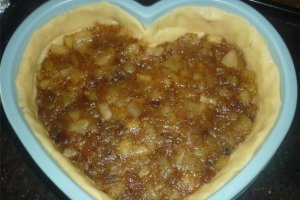 Tarta delicioasa cu mere si stafide