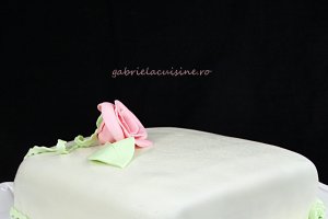 Tort “Mama”, cu crema de lamaie si jeleu de zmeura