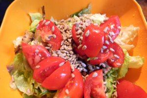 Salata ultra-rapida cu sprot afumat