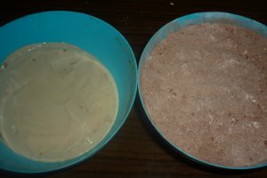 Prajitura cu ciocolata, cafea, fructe de padure si alune