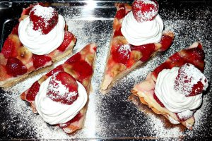 Tarta cu capsuni,banane si mascarpone