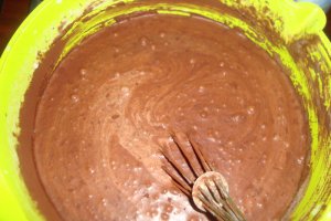 Tort de clatite cu ciocolata si frisca