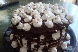 Tort de clatite cu ciocolata si frisca