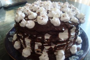 Tort de clatite cu ciocolata si frisca