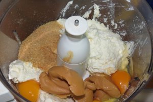 Cheesecake cu unt de arahide si banane